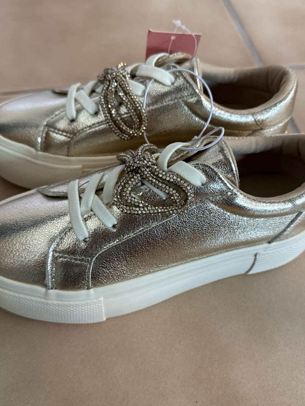 NWT Bcbg girls Metallic Gold platform Sneakers with Crystal Bow Accent Size 1